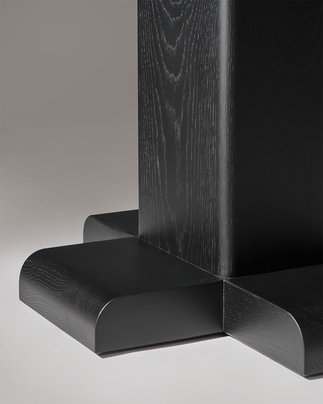 The Reeded Dining Table